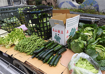 東埔（ドンプー）温泉の朝市