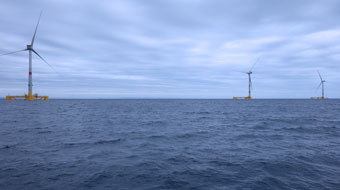 モンペリエ沖にある浮体式洋上風力発電機