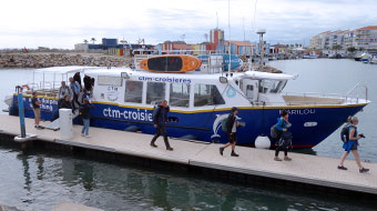 浮体式洋上風力発電機の見学を終えたところ