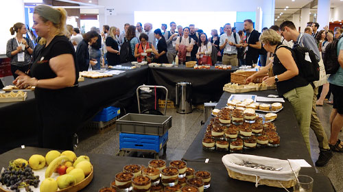 学会会場でのランチ時のようす